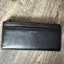 Matt&Nat  Wallet Like New 