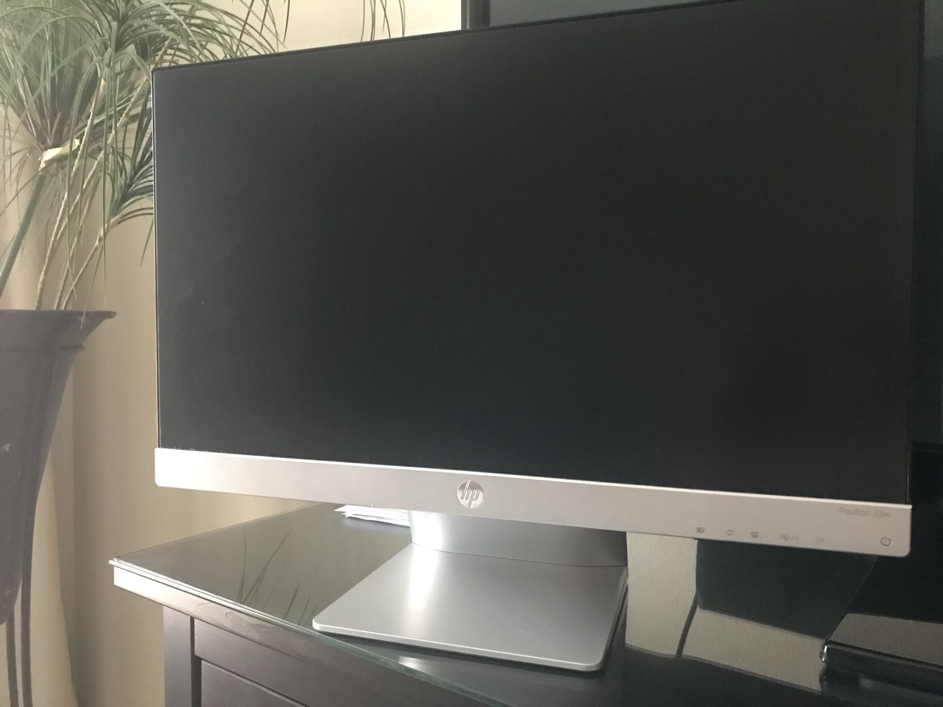 HP Pavilion 23xi 23-in IPS LED Backlit Monitor