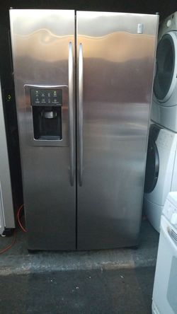 Refrigerador marca General electric medidas 35 De ancho y 70 de alto 3 meses de garantía delivery e instalación