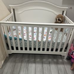 Baby Crib/mattress 