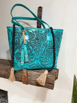Hand tool Leather set Bag / Bolsa de piel cincelada