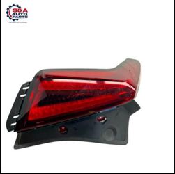 CADILLAC XT5 2020-2024 REAR RIGHT SIDE TAILLIGHT LAMP OEM
