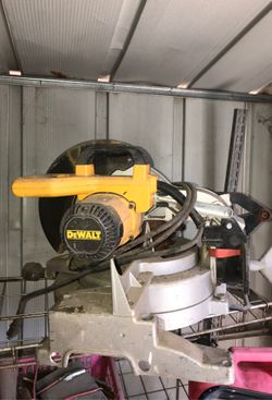 DeWalt Saw