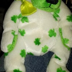 Ty Beanie Baby Clover Bear - MWMT 2001 Irish Y70