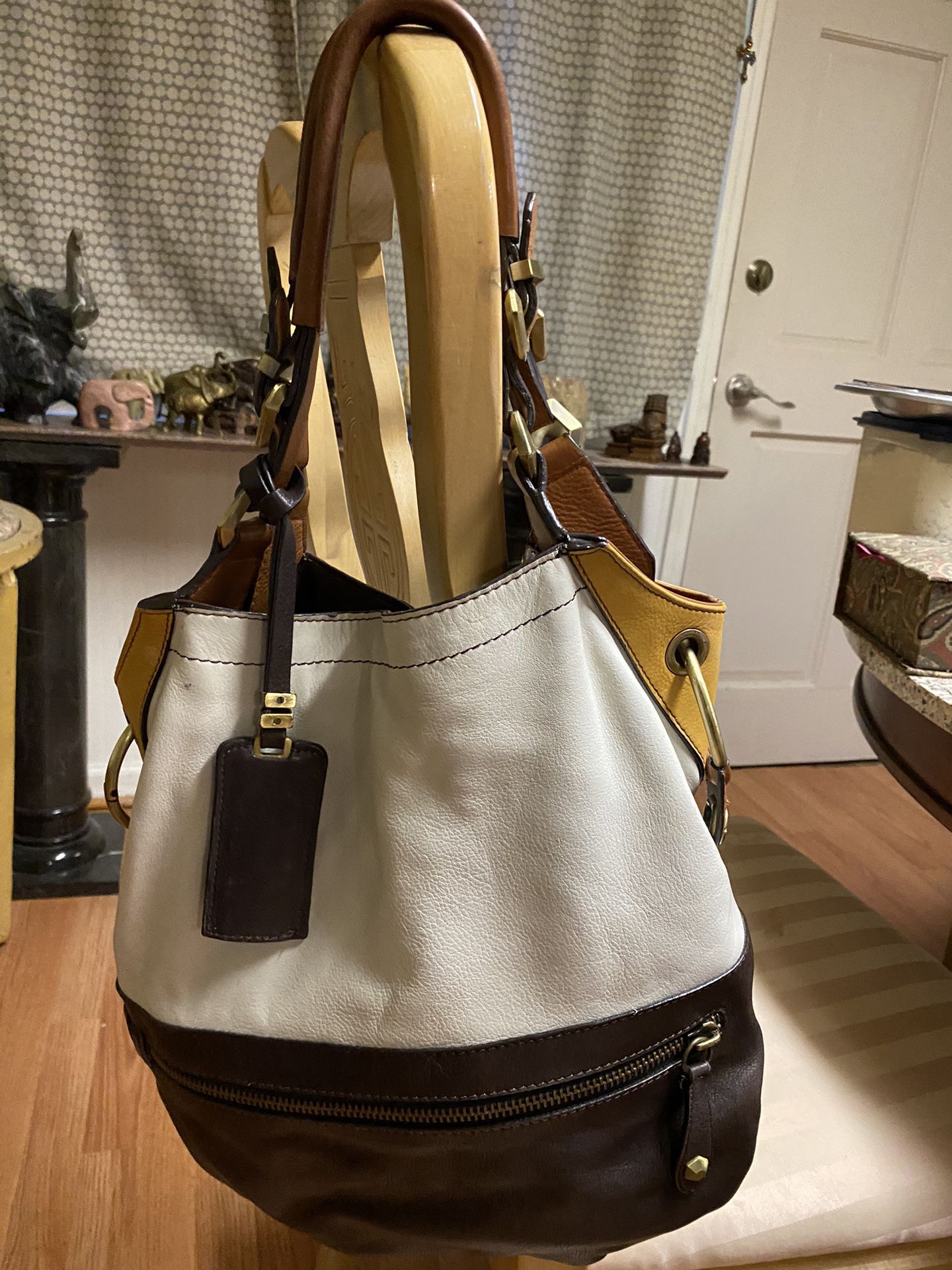 Beautiful Two Tone YANI Leather Bag In Great Condition