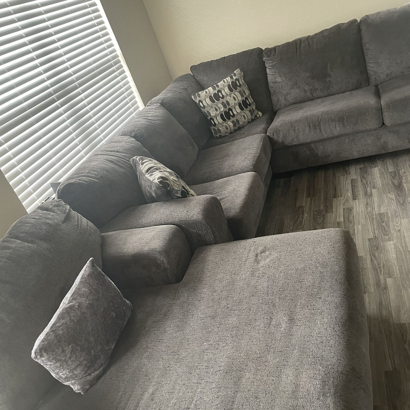 Left L Shape Sectional Couch 