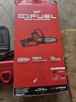 Milwaukee m12 fuel hatchet 6ins pruning saw kit
