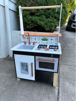KidKraft Wooden Play Kitchen