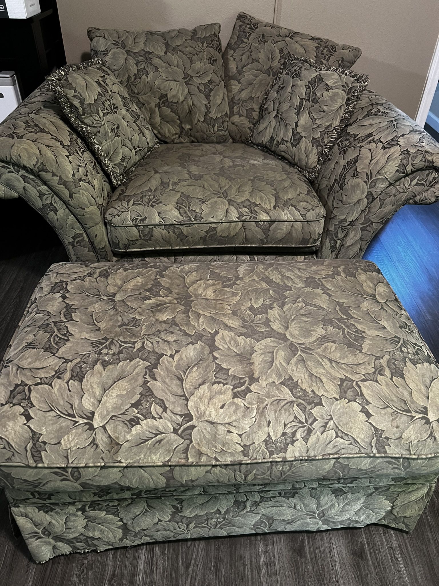 AMAZINGLY COMFY OVERSIZED CHAIR WITH OTTOMAN