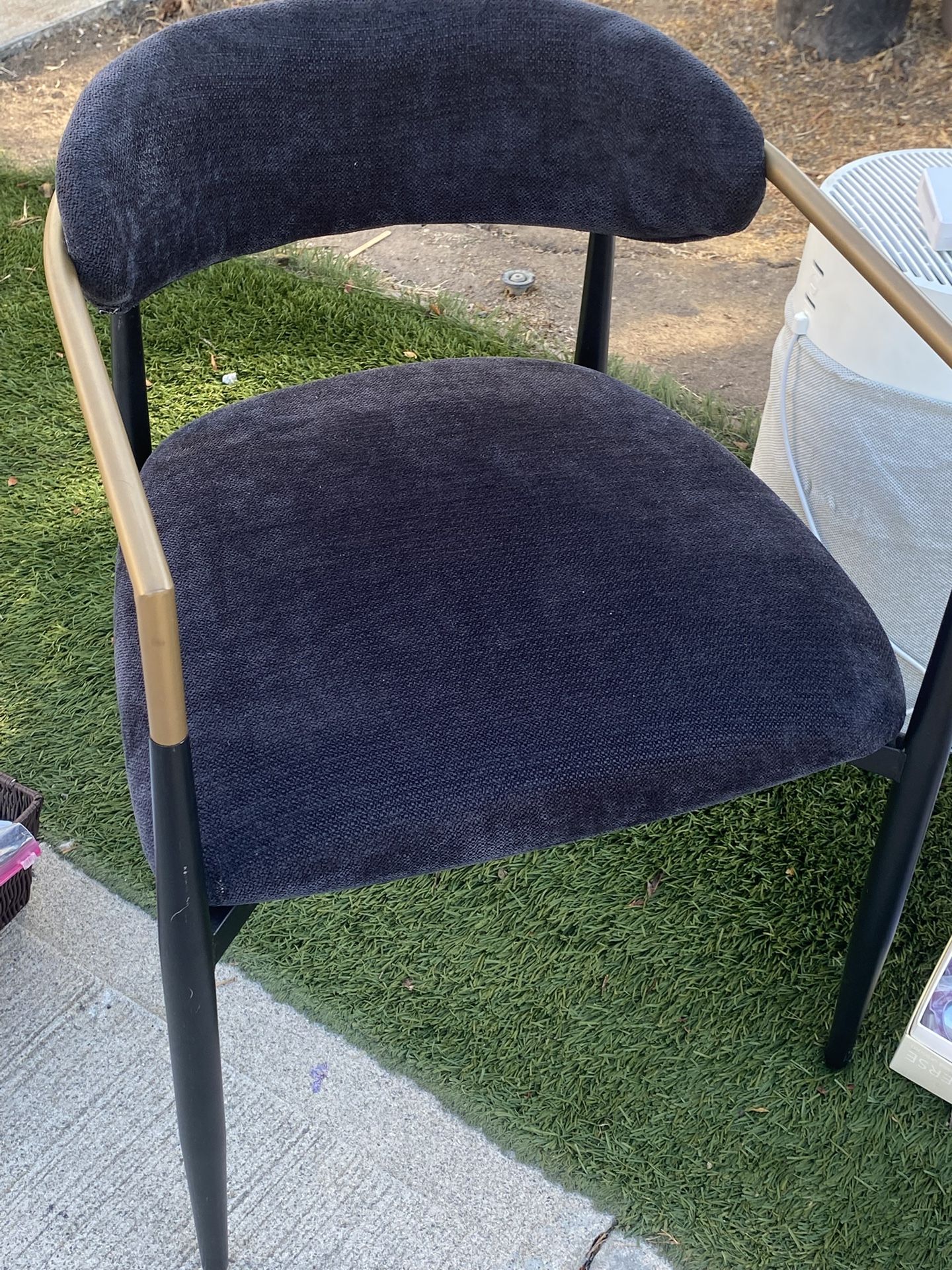 Black Chair Yard Sale 