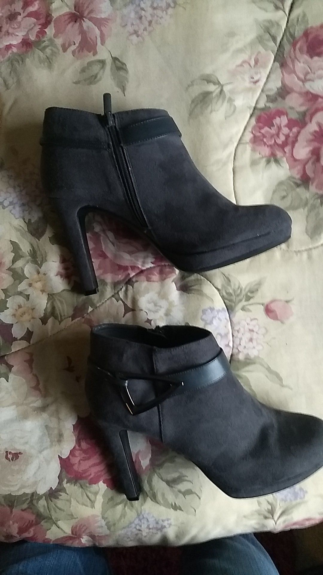 Tootsie brand high-heeled short boots