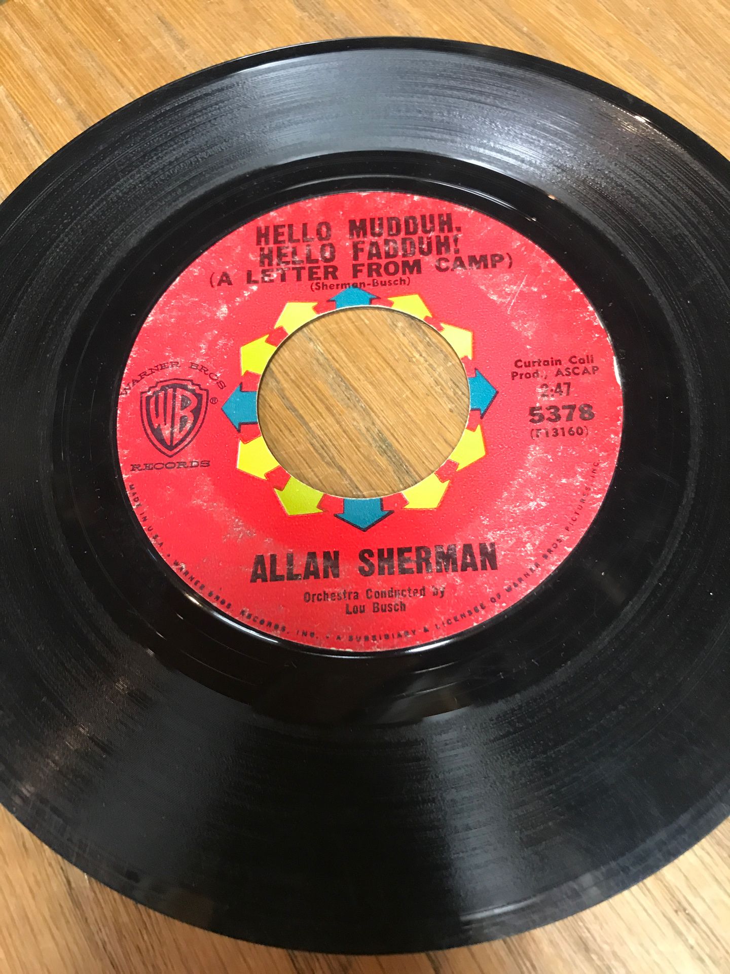 5 old 45 rpm’s; Hello Mudduh Hellow Fadduh, Allen Sherman, The Boll Weevil Song, Brook Benton, Gentlemen Joe’s Sidewalk Cafe, The Status Quo, Jamaic