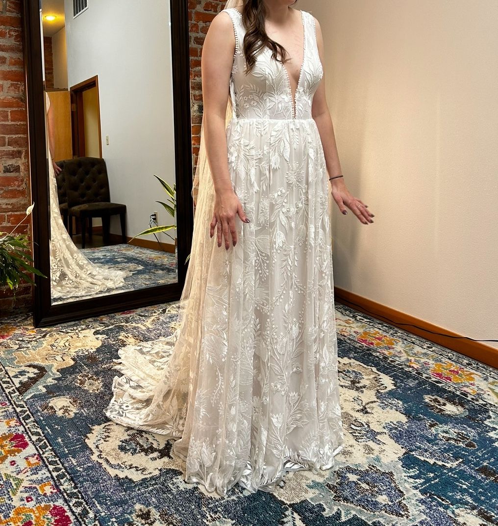 Vow’d Lotus Dress Size 10 NEW