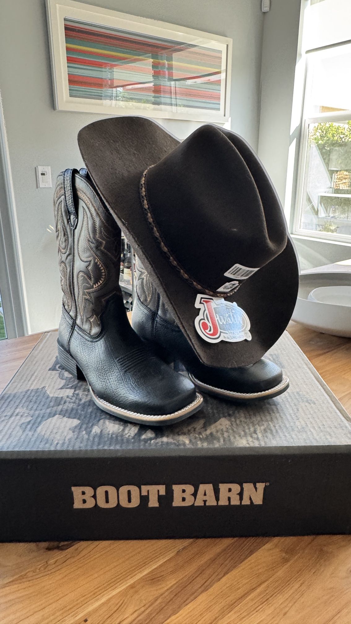 Cowboy (girl) Boots and Hat (unused and in excellent condition)w