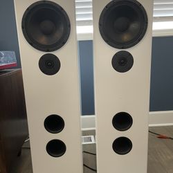 Tekton Lore Reference Speakers