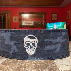 GYM REAPERS SIZE MEDIUM 30-36INCHES. 10MM LEVER BELT 