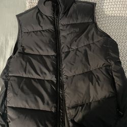 Eddie Bauer  EB700 Black Men’s Puffer Vest 