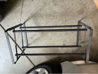 Adjustable shoe rack