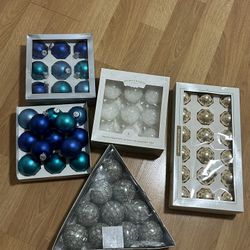 All 5$ Christmas Balls , West Kendall 33196