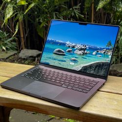 MacBook Pro 14” M3 Max — 14-core CPU / 30-core GPU / 36GB / 1TB — Space Black