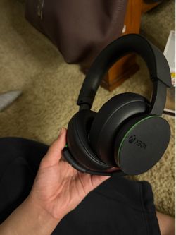Xbox wireless headset.