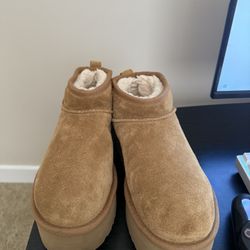Uggs Size 7 (barely Worn) $85