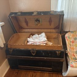 Antique Dome Top Steamer Trunk Early 1900s Vintage Storage Chest w/ Tray