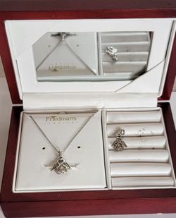 Friedman’s Sterling Silver Angel Heart Pendant Necklace Set & Wood Box
