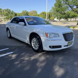 2013 Chrysler 300 Luxury 