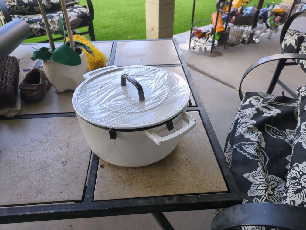Dutch Oven Pot