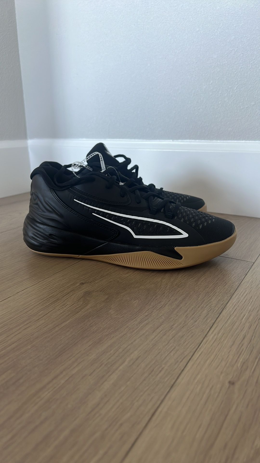NWT Puma Sneakers