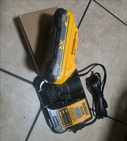 Dewalt 20v 4 amp battery and charger