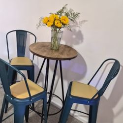 Tall Pub Table And Stools 