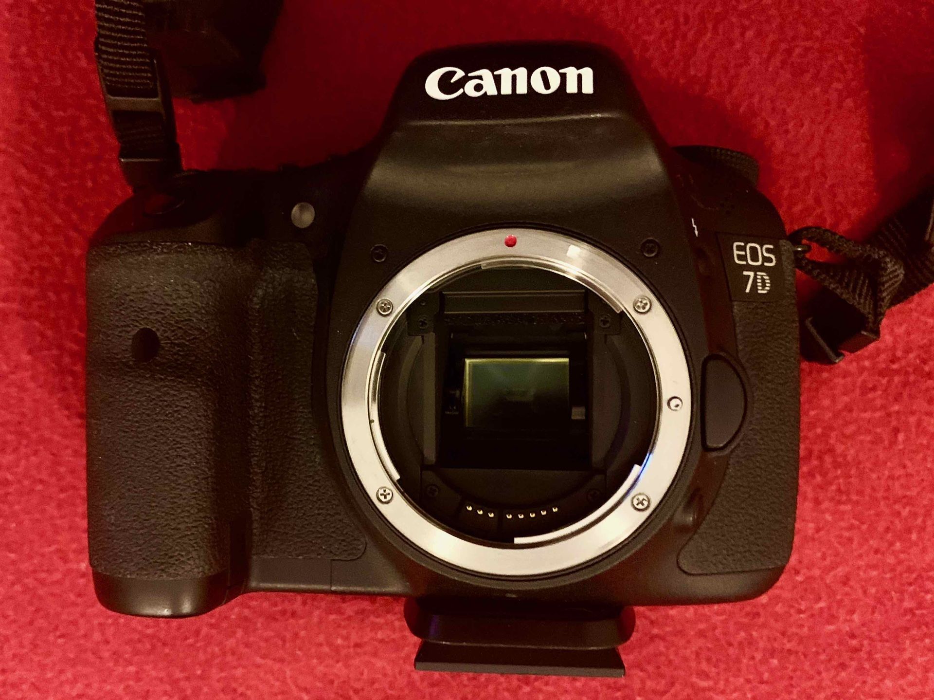 Canon EOS 7D - 18.0 Megapixel Digital SLR Camera Body V