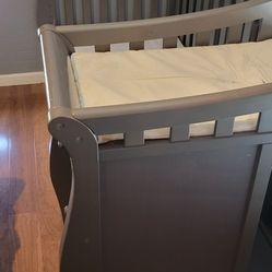 Crib - Converts Into A Toddler Bed
