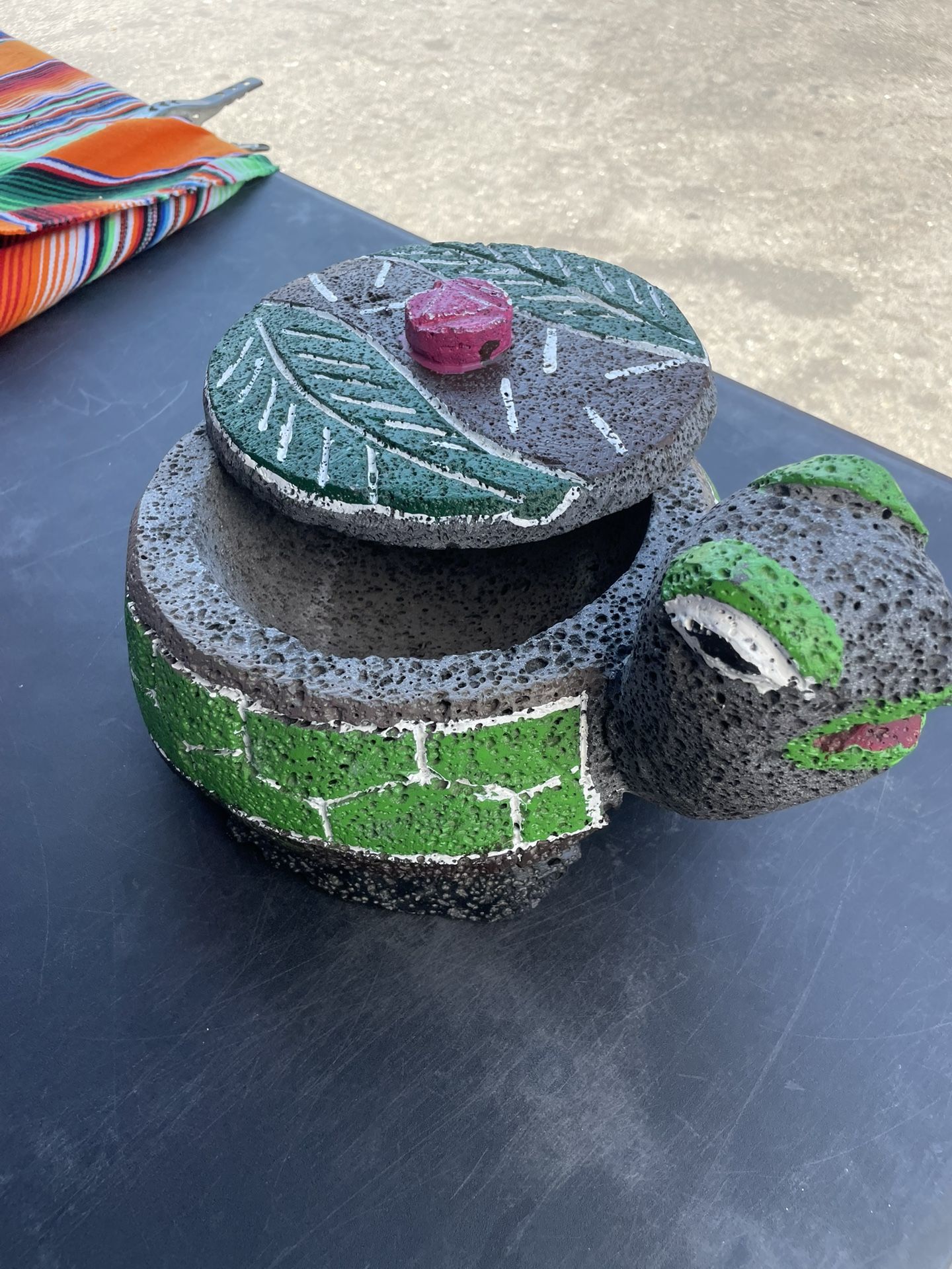 Molcahete Turtle(lid & Rock Included)
