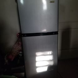 Refrigerator 4 Feet  Tall Works good 