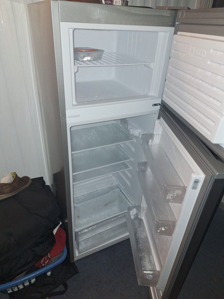 Refrigerator ((Mini))