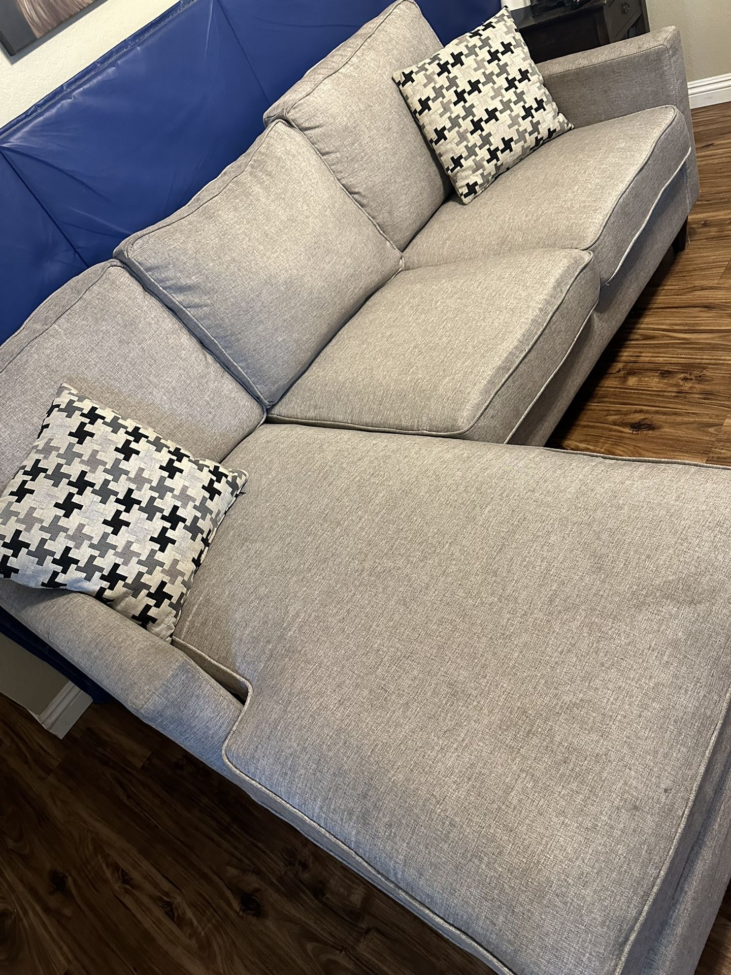 L Shaped Sofa (urgent Pickup, Make Offer) 