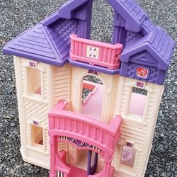 Beautiful Step 2 / Little Tikes Grand Balcony Barbie Dollhouse Kids Barbie Bratz Size