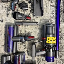 Dyson V10
