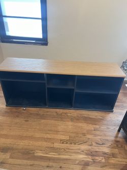 Free TV stand