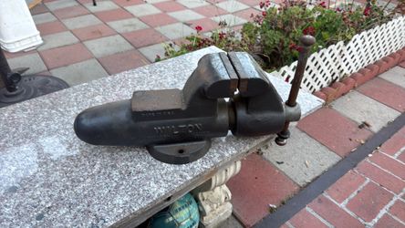 Wilton bullet  vise.  5 inch.  In good. Co editions