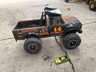 Metal Tonka truck