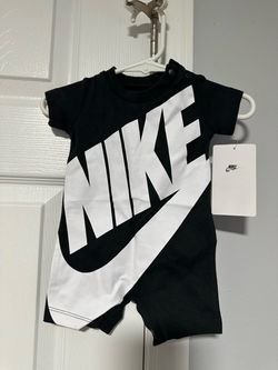 Baby boy clothes Nike size (Newborn)