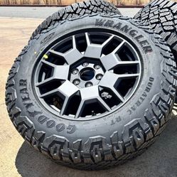(4) NEW OEM 2025 Tesla Cybertruck Wheels Goodyear DURATRAC AT Tires SENSORS 100% LT 285/65r20 LR-E