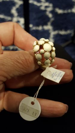 Ladies lia Sophia ring. New