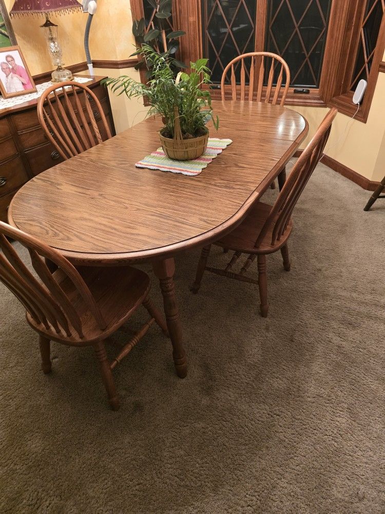 Table Leaves & 4 Chairs