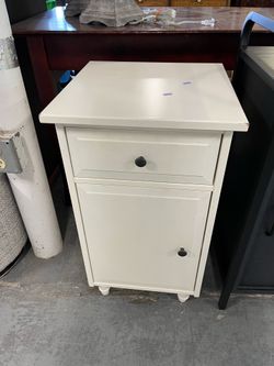 White nightstand (in store)