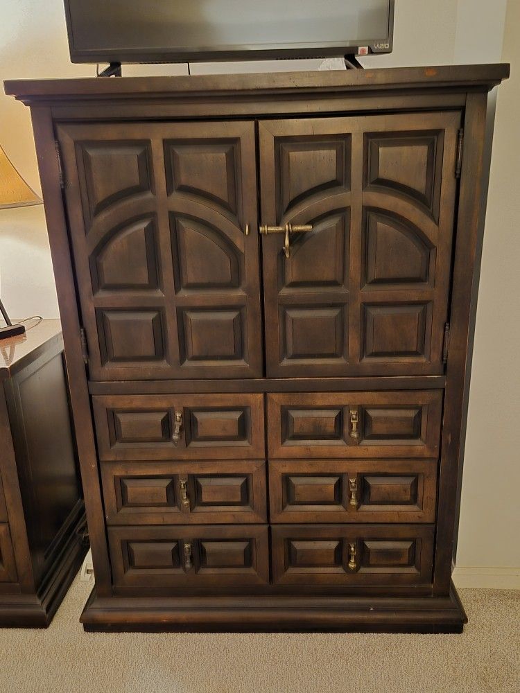 HighBoy / Tall Dresser / Chest of Drawers